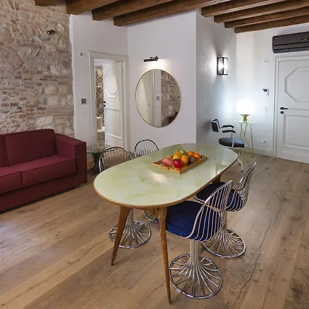 アパート Residenza Palazzo Brenzoni *