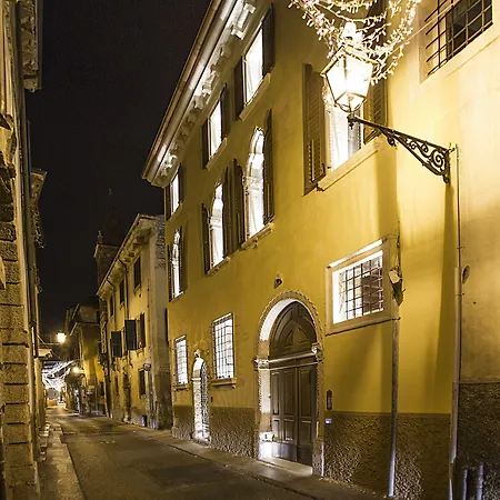 アパート Residenza Palazzo Brenzoni *