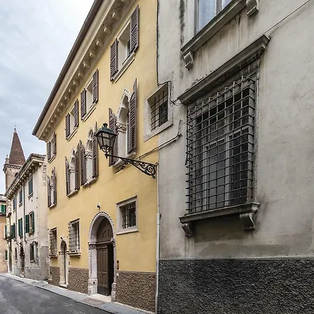Residenza Palazzo Brenzoni דירה *